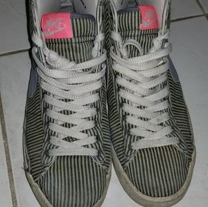 COPY - **Rare pinstriped Nike Blazers